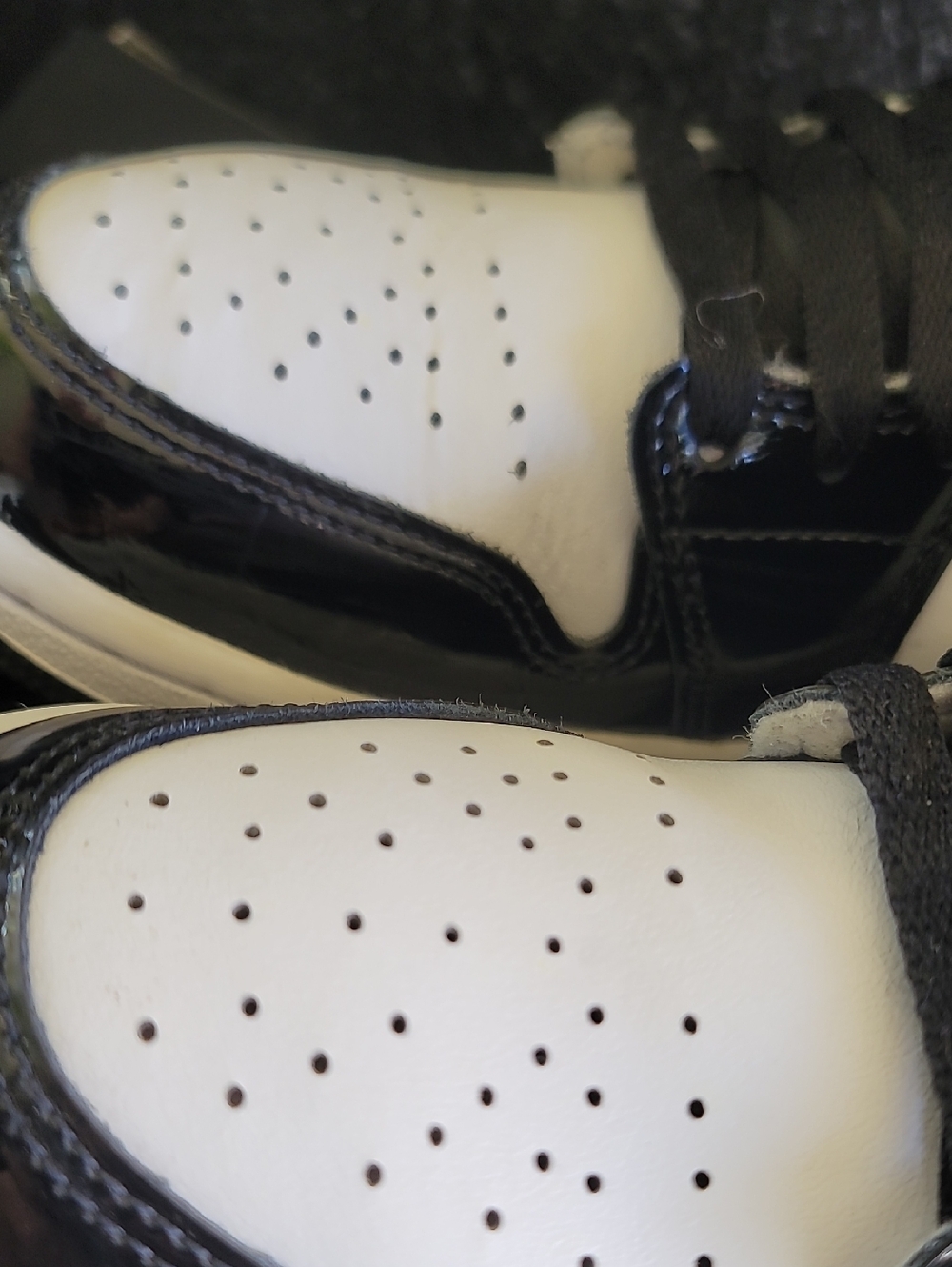 Nike Air Jordan 1 Mid SE "Metallic Silver/Metallic Gold" Patent Leather Wmns 9.5 - Picture 13 of 16